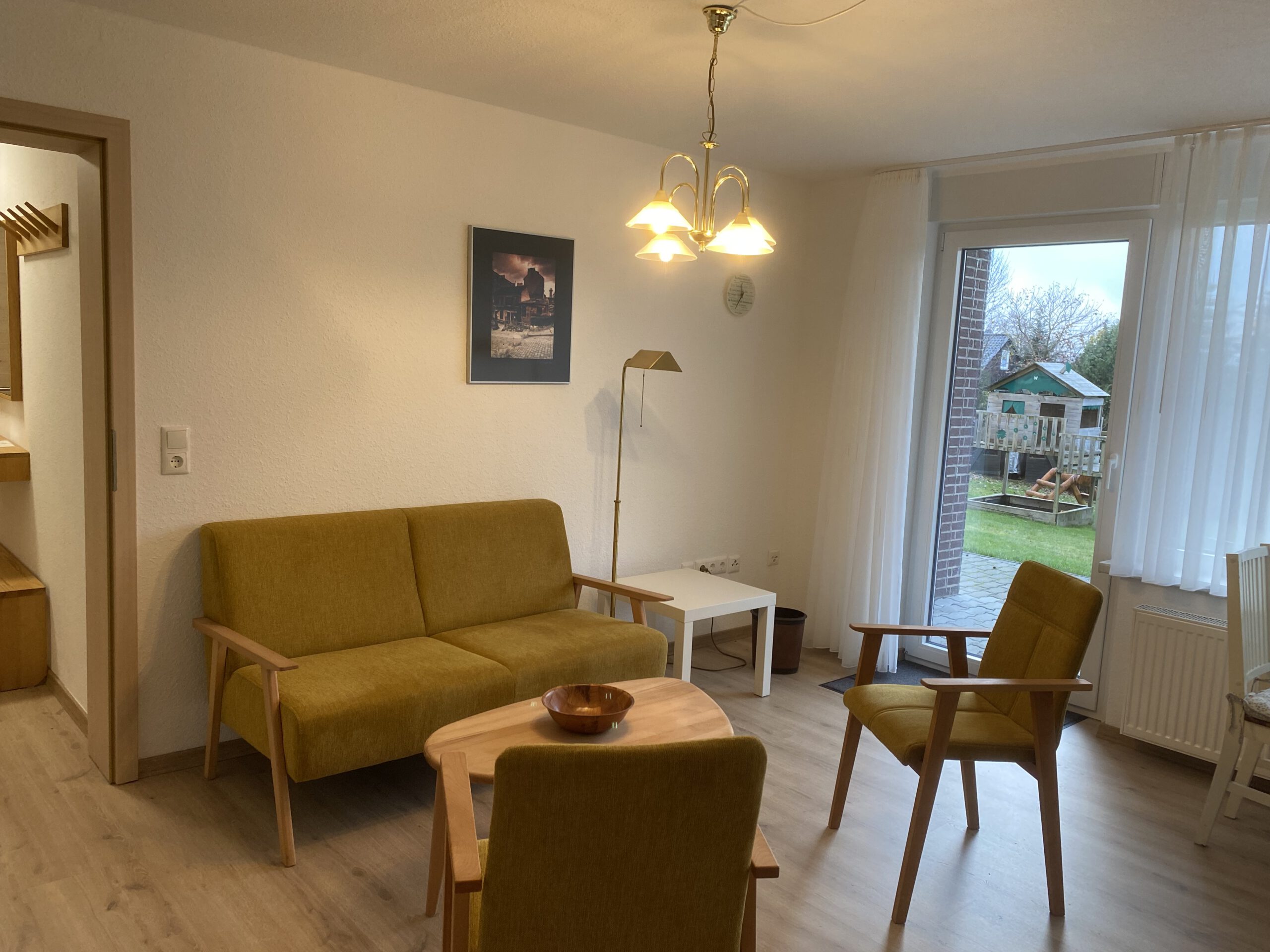 Ferienwohnung 05, Wohnbereich, Terrasse, Garten